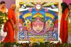 Aditi Malpani presents 'Vimarśa' painting to Swami Govind Dev Giriji Maharaj