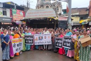 Unique Protest by Women from the Corridor Area