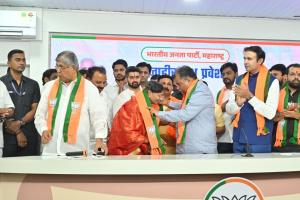 Historic Political Entry in Karad Led by Dr. Atul Bhosale!