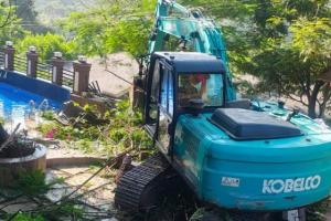 Massive Demolition Drive Targets Illegal Resorts and Liquor Dens in Khadakwasla