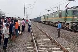 Three Killed After Being Hit by Train Near Hadapsar, Pune