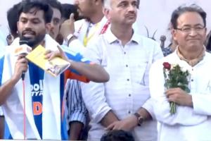 Cockroach Janata Party Protests at Savitribai Phule Pune University, Demands Education Minister's Resignation