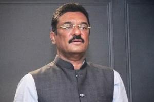 Pratap Sarnaik: Strict Action Against Vehicles Picking Up Passengers Near ST Bus Stands