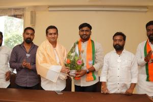BJYM State President Krishnaraj Mahadik and District President Vaibhav Solankar Attend Youth Morcha Meeting in Baramati