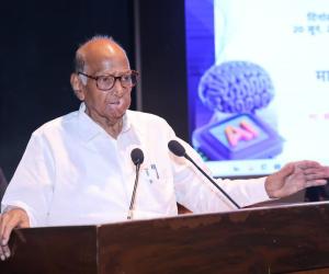 The Rise of AI Revolution in Baramati: Sharad Pawar Guides Students at Vidya Pratishthan’s Workshop